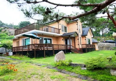 Gangwha Pine Tree House Pension Hotel in zona Ganghwa Eunam Natural & Science Museum