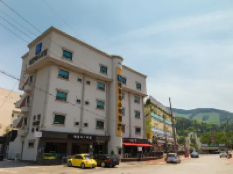 Chungju (Suanbo) Family Spatel Hotels near Deogjusa