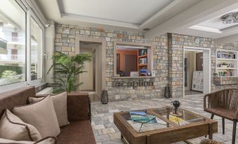 Ouzas Luxury Hotel