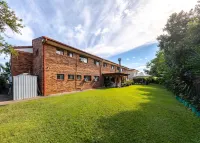 Ascot Budget Inn & Residences Hotel di Clayfield