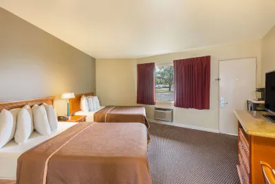 Travelodge by Wyndham Santa Rosa Wine Country Hotel berhampiran Santa Rosa Marketplace