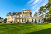 Chateau la Cheneviere Hotels in Port-en-Bessin-Huppain