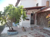 Pousada Chalé Suiço - parcheggio