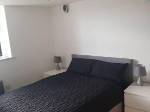 Comfy 1-Bed Apartment in Huddersfield