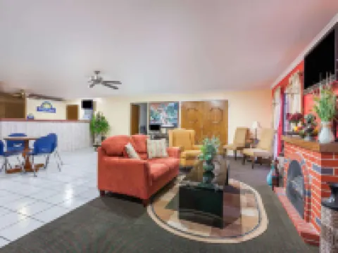 Days Inn by Wyndham Canton Hoteles en Canton