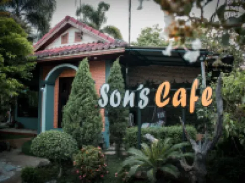 Ruean Prathum Resort Hotels near Kamphaeng Phet City Pillar Shrine