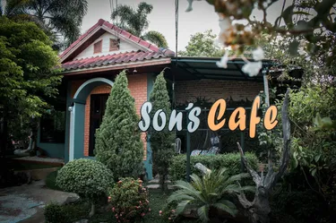 รูปภาพของเรือนประทุม รีสอร์ต