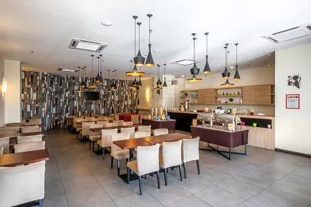 The Leverage Business Hotel (Skudai) Отели рядом с достопримечательностью «Taman Mount Austin»