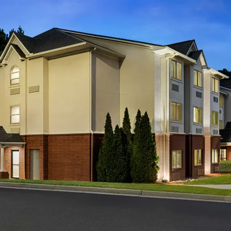Microtel Inn & Suites by Wyndham Woodstock/Atlanta North Отели в г. Вудсток