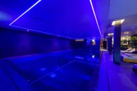 Ajax Hotel - Pools