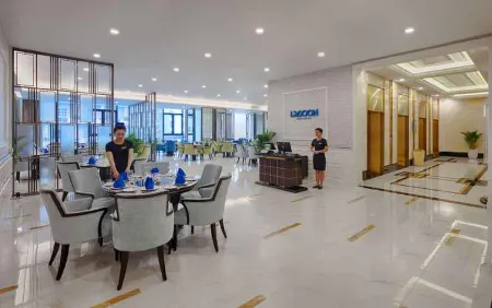 Vinpearl Beachfront Nha Trang Отели рядом с достопримечательностью «Lucky Foot Spa Nha Trang»