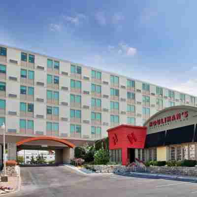 Holiday Inn Manhattan at the Campus Hotel Exterior