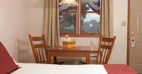 Creekwood Motel Hotels in Sugarcreek Township
