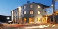 The Villa Rose Hotel & V-Spa Отели рядом с достопримечательностью «Парк Леттеркенни Таун»