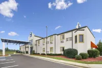 Howard Johnson by Wyndham Tifton GA I-75 فنادق في تيفتون