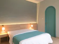 Villa Navi - When a Butterfly Sits on a Flower