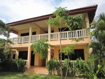 Lanta Bee Garden Bungalow Hotels near Phra Ae Beach