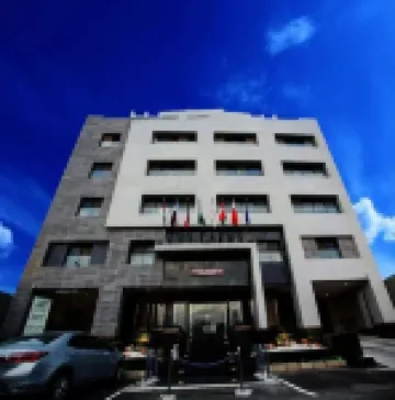 فندق لورين الكورنيش Hotels near Seafront Sitting Area