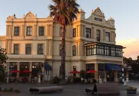The Esplanade Hotel Hotell i Devonport