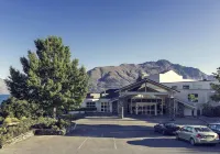 Mercure Queenstown Resort - parking