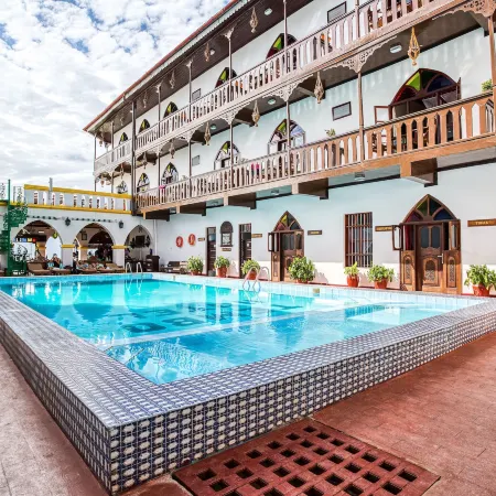 Tembo House Hotel
