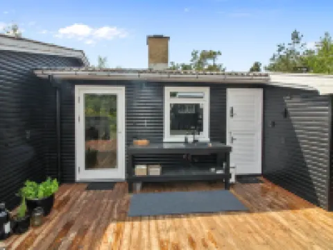 "Aida" - 400m from the Sea