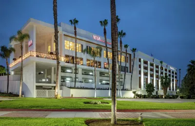 Doubletree by Hilton Pomona Các khách sạn gần Palomares Park Community Center