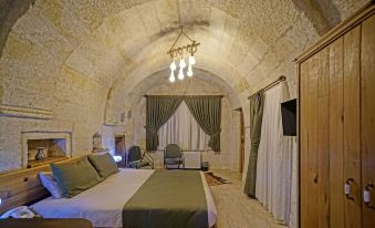 Vigneron Cave Hotel