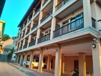 Riverside Houayxay Hotel Hotels near Wat Chomkao Manilat