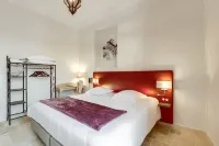 Logis Hotel Restaurant le Domaine de la Régalière فنادق في Mialet