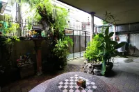 Anurak Guesthouse Hotel di Thon Buri
