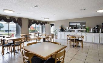 Quality Inn Clute Freeport