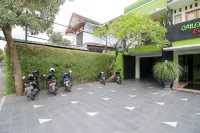 RedDoorz Plus @ Taman Siswa 2 Hotels in Yogyakarta