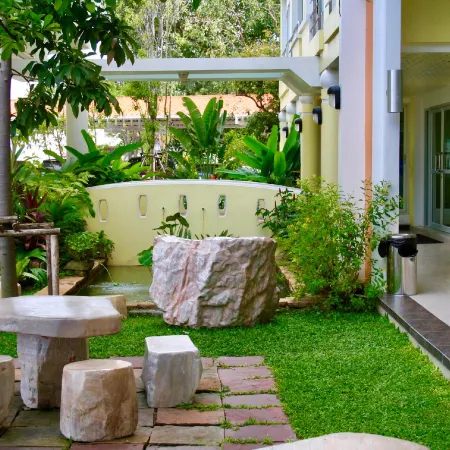 Caza V1 Serviced Apartment