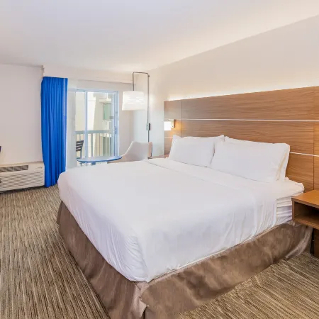Holiday Inn Express ORANGE BEACH-ON THE BEACH by IHG