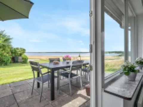 "Ephra" - 250m to the Fjord Hotels in Roslev