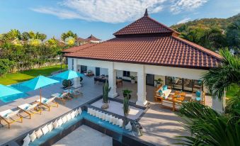 Ultimate Luxury Bali Style Villa with 5 Bedrooms! B11