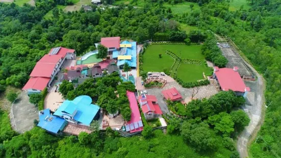 Hunky Dory Resort