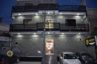 Diplomat Inn Hotel - balcony