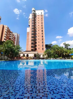 Hotel Dann Carlton Medellín - parking