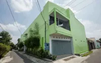 RedDoorz Syariah @ Kartohardjo Madiun Kartoharjo 호텔