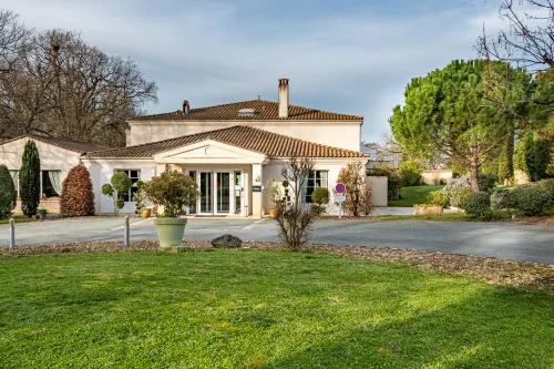 The Originals Relais, Le Domaine de l'Échassier Hôtels à : Jarnac