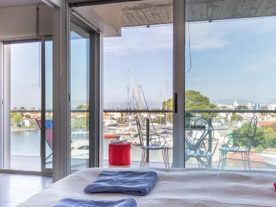 Cap Mestral Hotels near Platja Nova