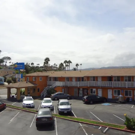 Redondo Inn and Suites