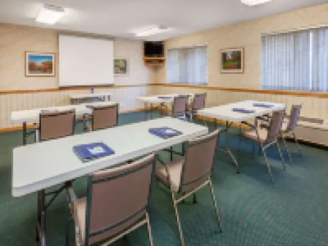 Baymont by Wyndham Midland Hotels in Midland