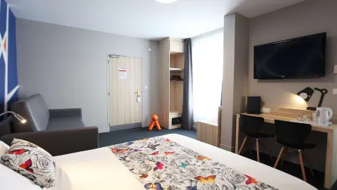 ベストウェスタン ホテル ドゥ パリ in ラバル