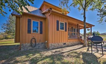 Secluded and Peaceful Tree Top Cabin with Loft