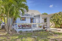 Lovely Cottage Near Downtown Stuart and Beaches - parking