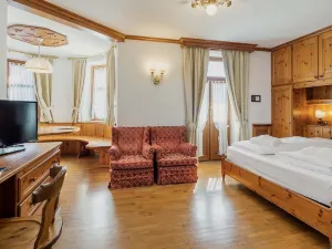 Franceschi Park Hotel