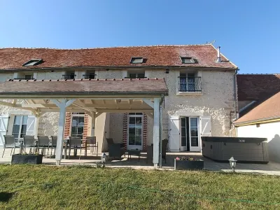 Chambres d'hôtes Le Domaine des Hirondelles Hôtels à : La Ferté-Gaucher